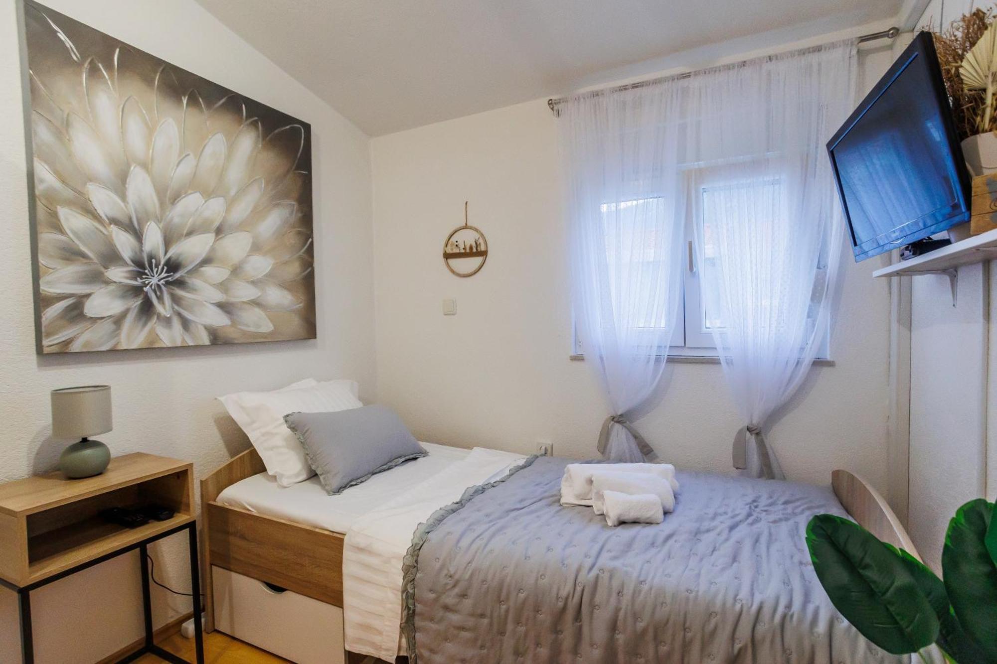 Apartman Marioeta Kastel Stari Exterior photo